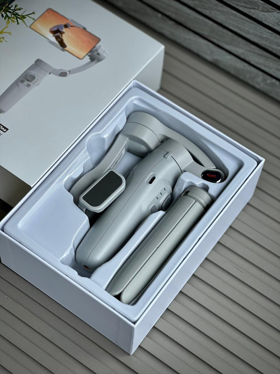M1 3 Axis Smartphone Gimbal
Stabilizer with Auto Balance for Video Recording 3
Axis Gimbal for Mobile (Mobile)
